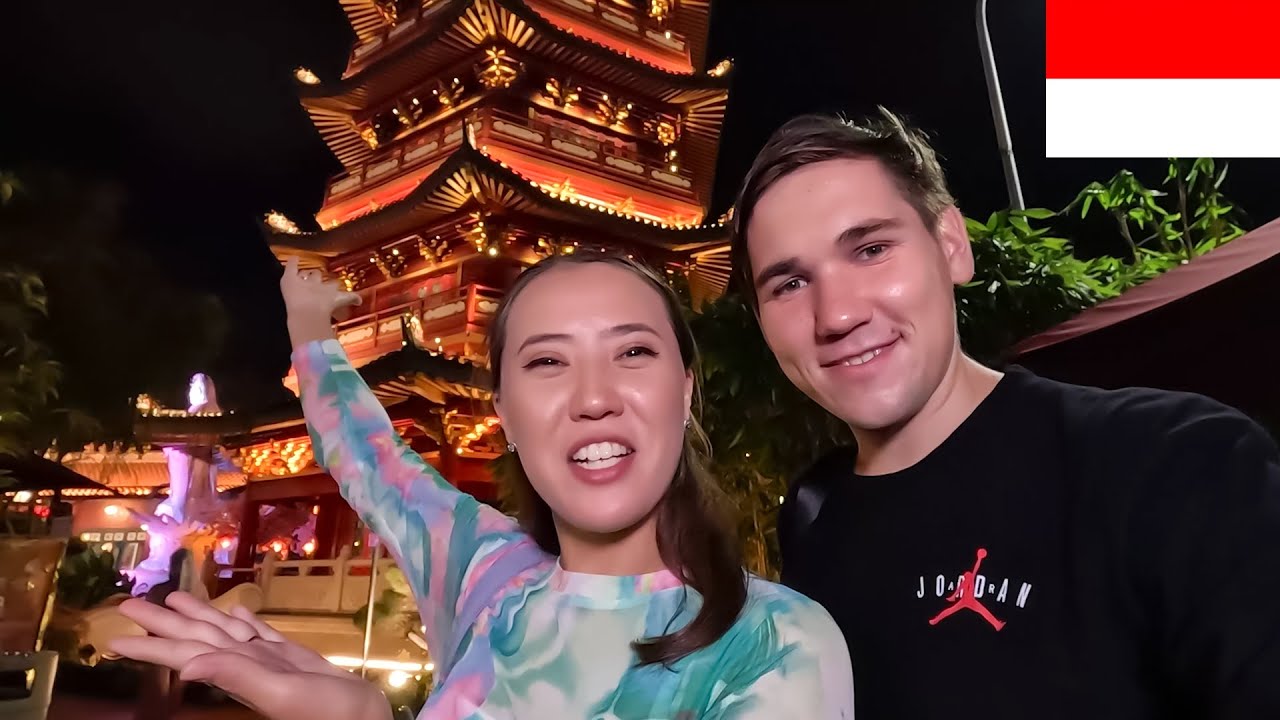 Exploring CHINATOWN with a local in Jakarta, Indonesia 🇮🇩