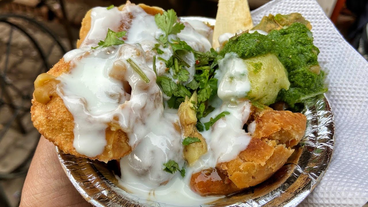 6 in 1 Sursuri Papdi Chaat of Lucknow😯😯 60 रूपये में आँख नाक कान सब खोल देती है👌🏻 Indian Street Food