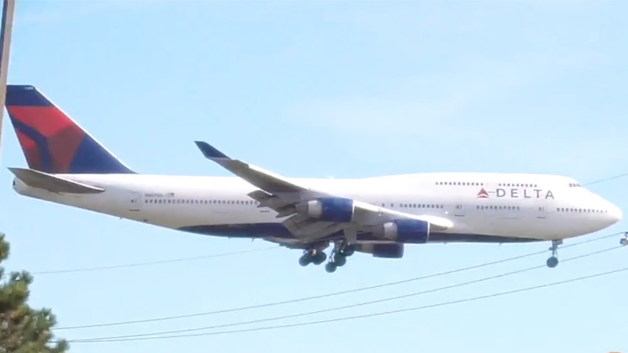 It is now gone  - Delta B747-400 compilation at DTW