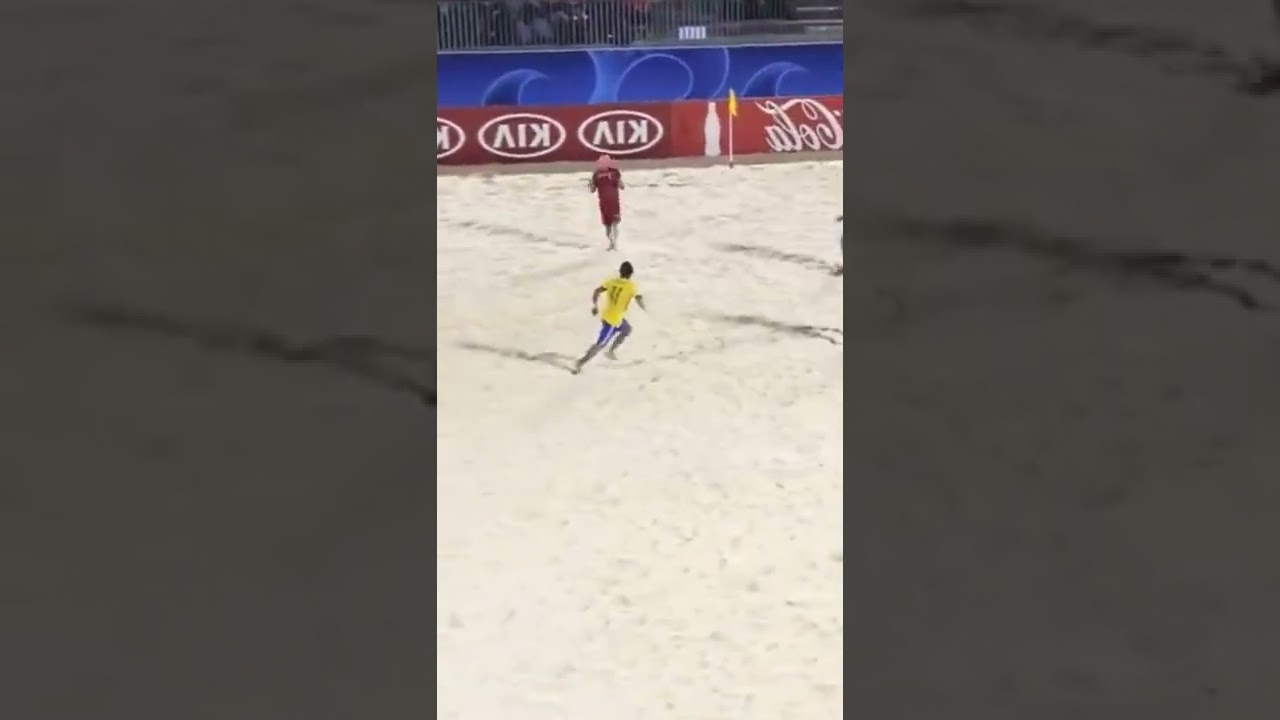 Красота пляжного футбола🔥