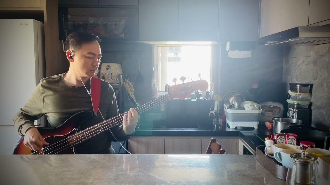 Blu DeTiger「Latency」｜E minor blues｜Bass cover 