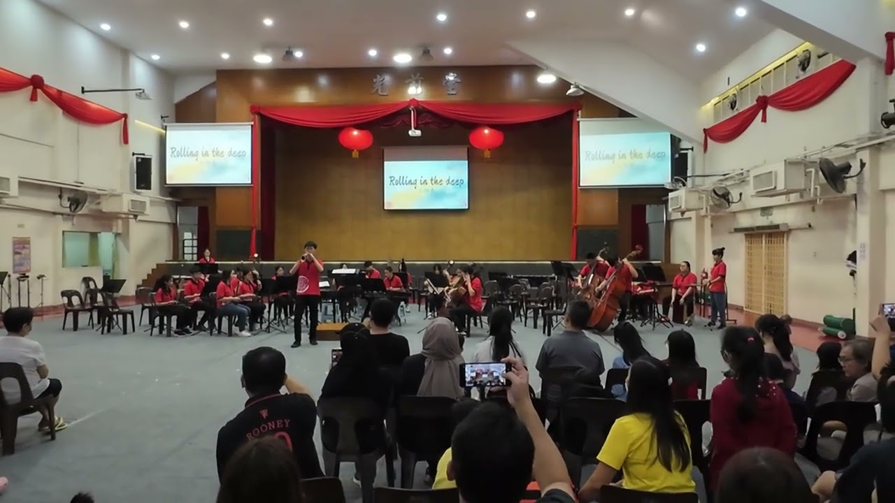 Rolling in the deep performed by Lee Rubber Chinese Orchestra 唢呐主演奏