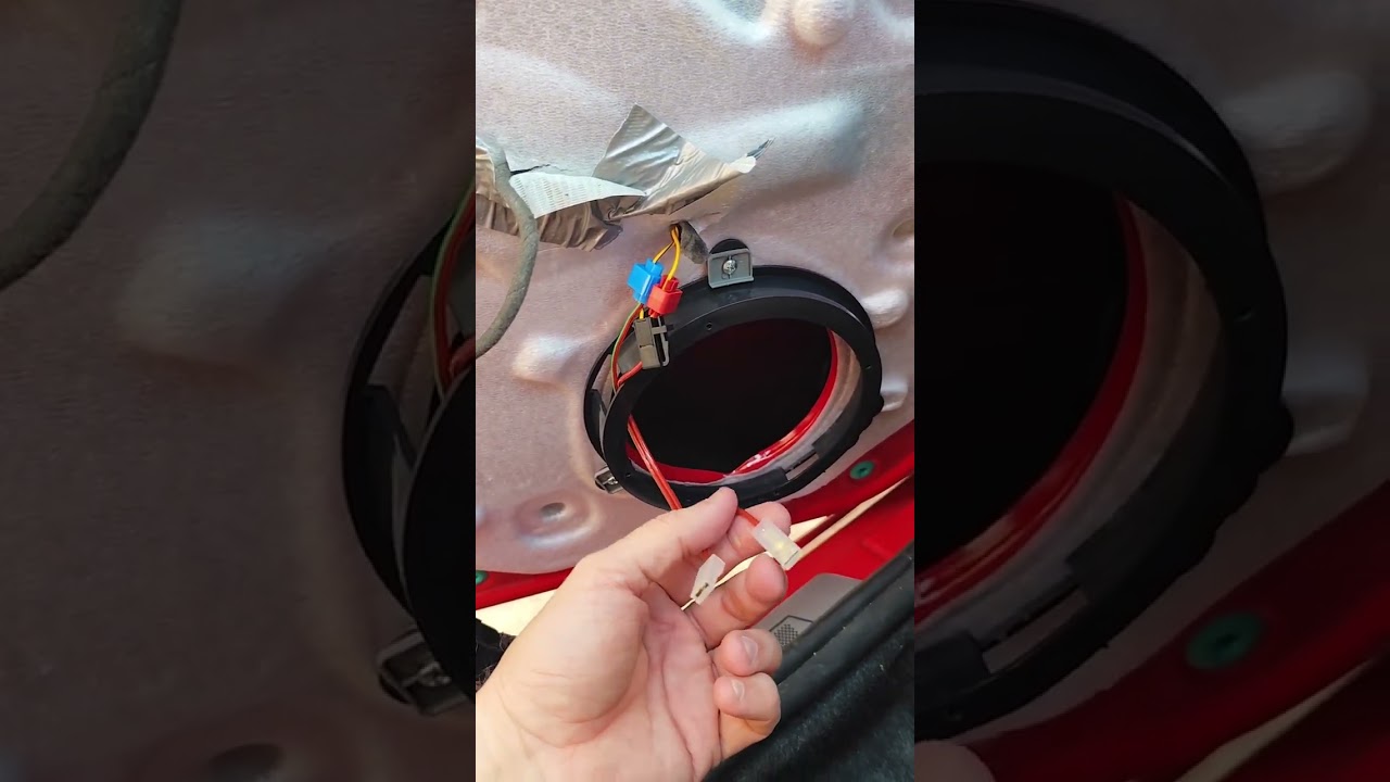 Instalando altofalantes no Fiat Mobi Like