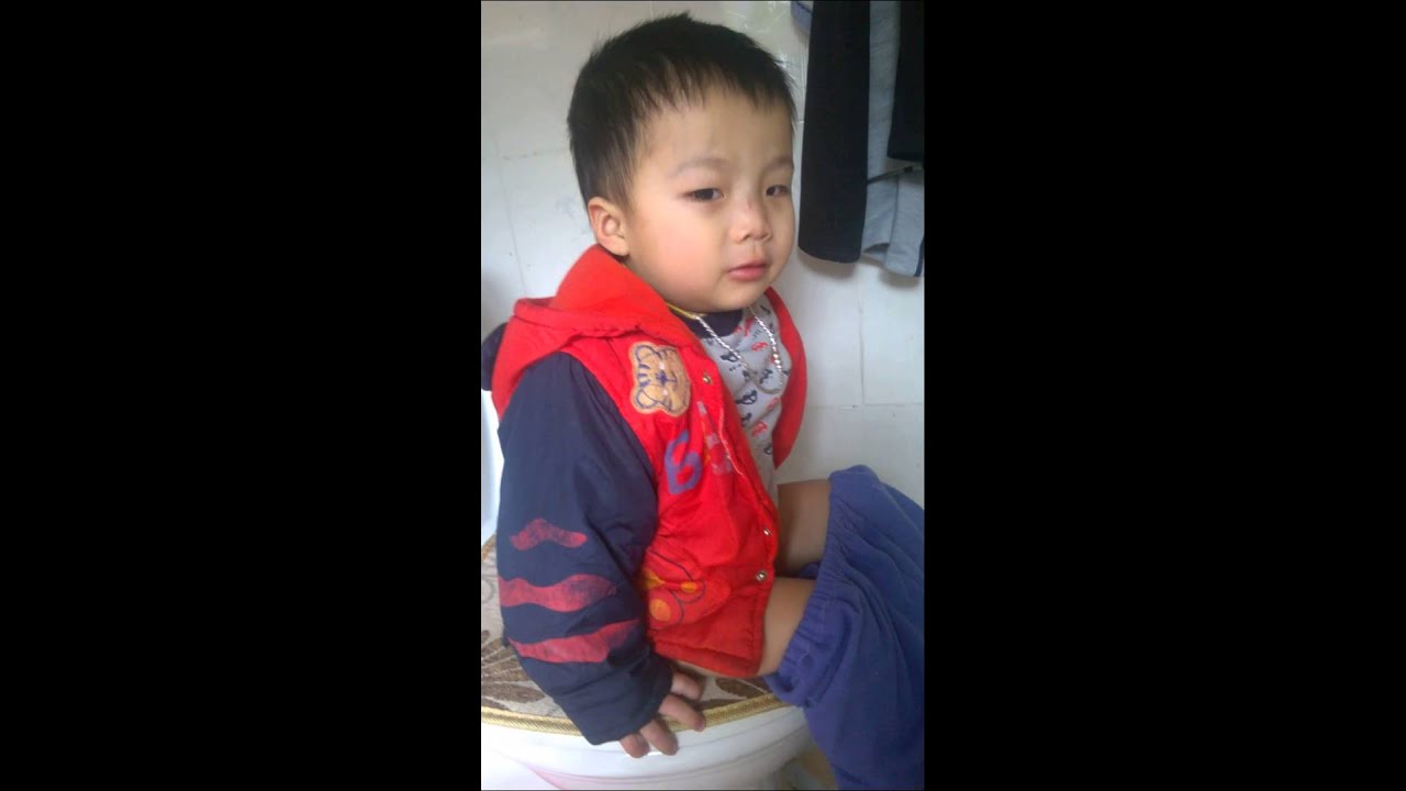 Bảo ị thối  3 tuổi