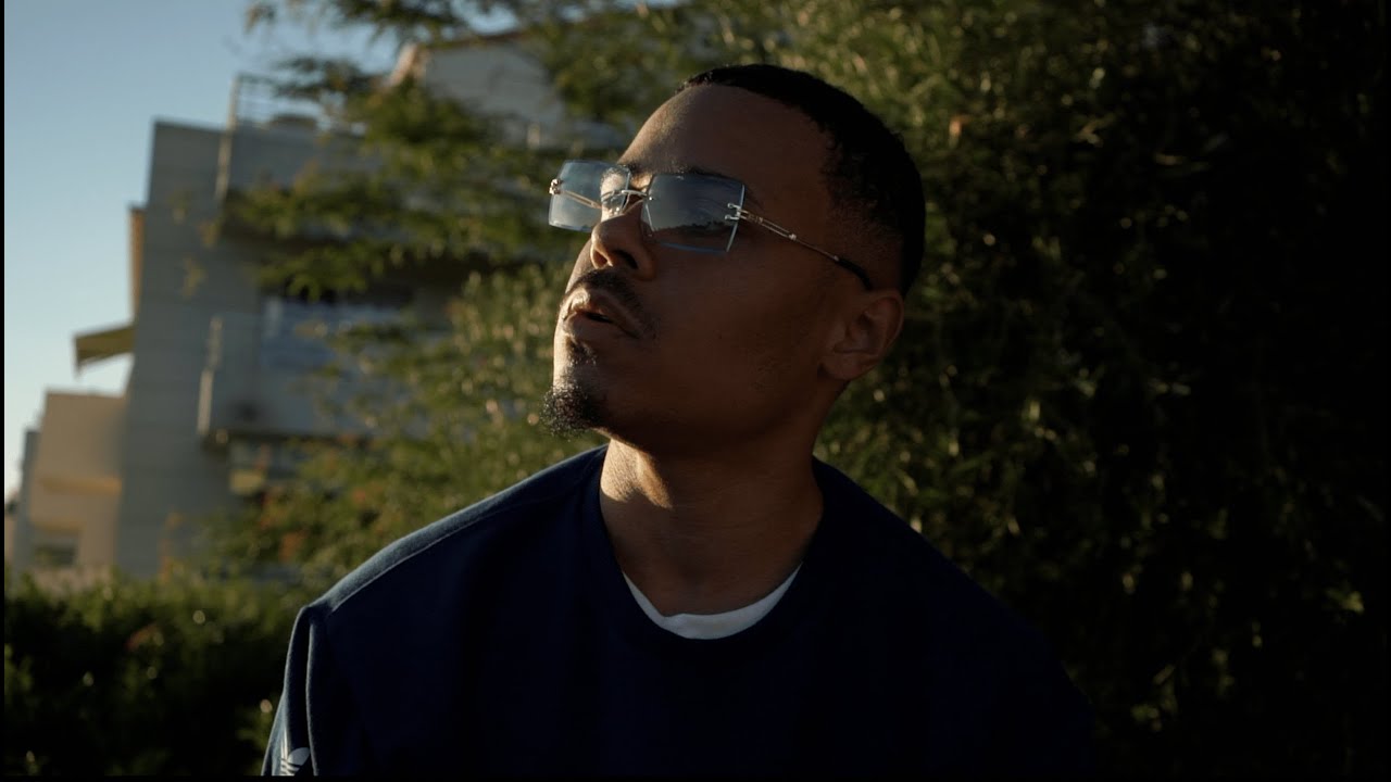 Aaron Glitch - Back It Up [Music Video]