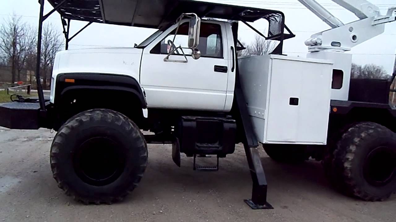 bucket truck 4x4  puddle jumper or regular tires