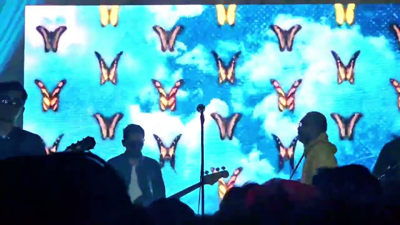 Stop Crying Your Heart Out - Magicpie Featuring Pamungkas | Live at Makmur Bahagia, Kemangchester