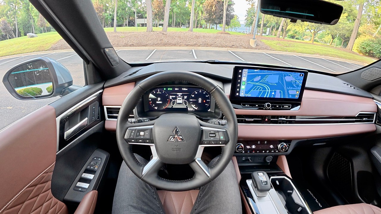 Mitsubishi Outlander SEL 2025 года — обзор от первого лица