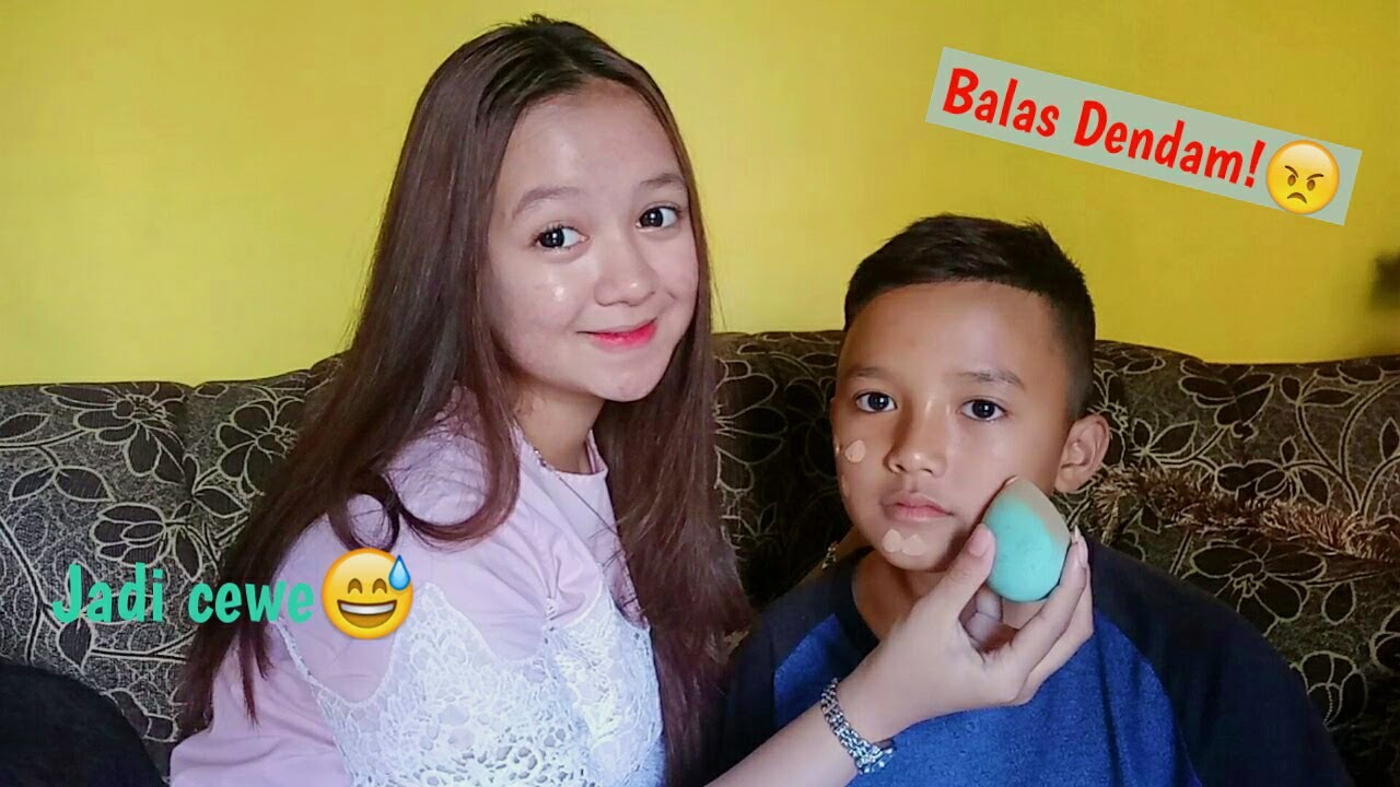 MAKEUPIN ADEK JADI CANTIK BGT😋 || Thiyara Auliya