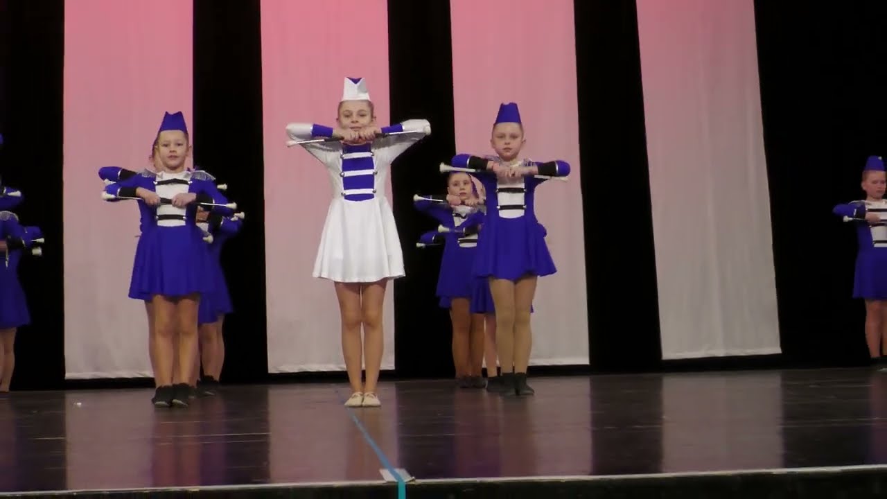 Majorettes 'COBRA' - Turawa / Mażoretki | stage baton classic | PARADA - Czerwionka-Leszczyny