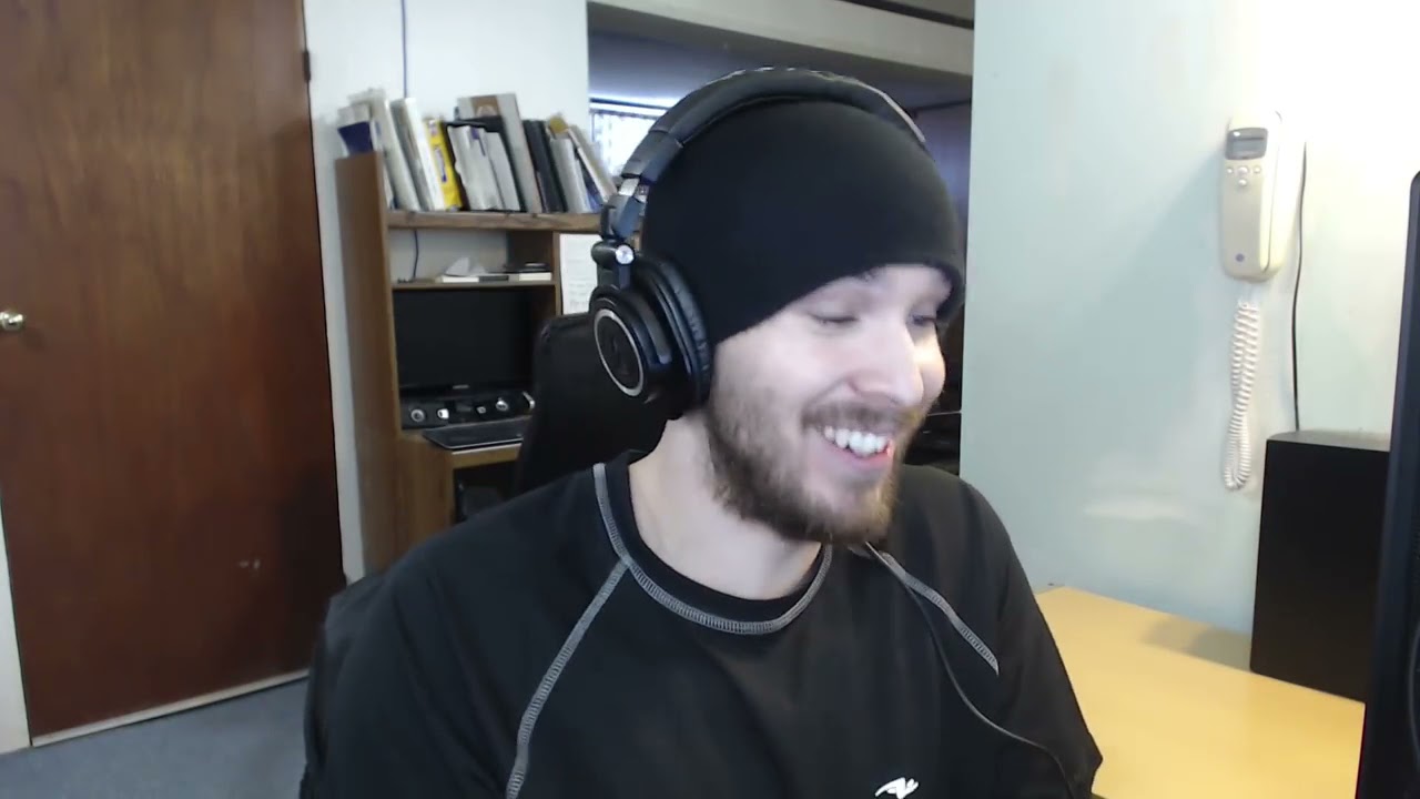 Charmx Eats A Jar Of Sauce For 250k Subs (Reupload)