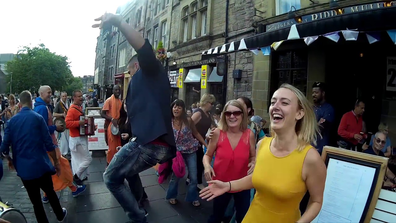 Foreigners singing Hare Rama, Hare Krishna in foreign countries by foreigners ❤❤❤