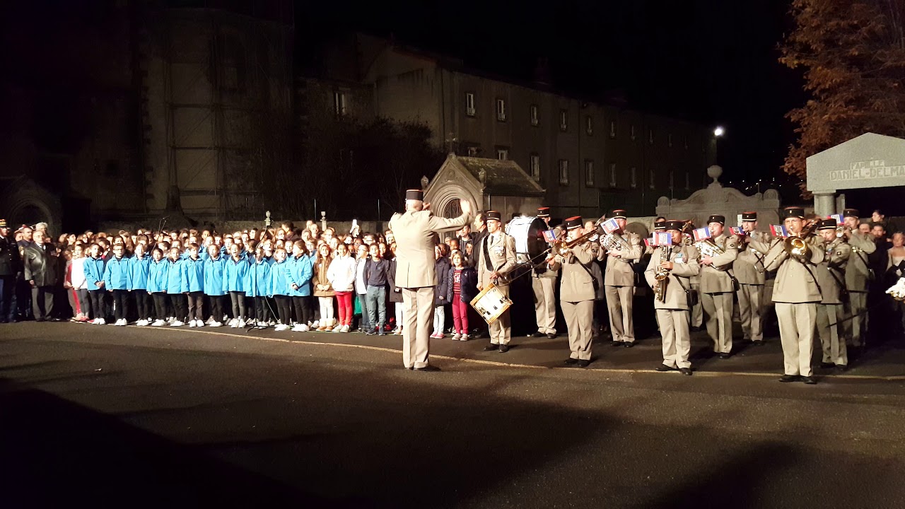 11 11 2018 Clermont Ferrand Minute de silence  La Marseillaise  Cimetière des Carmes le 10 11 2018