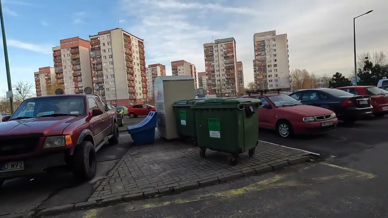 Ale jak to? Nie ma mebli pod śmietnikami?