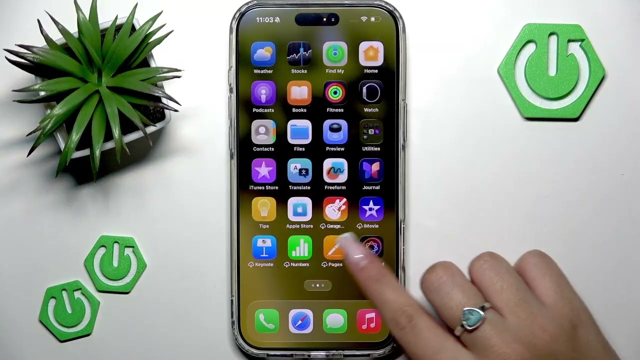 iPhone 17 Dictation vs Superwhisper - Which Is Better?