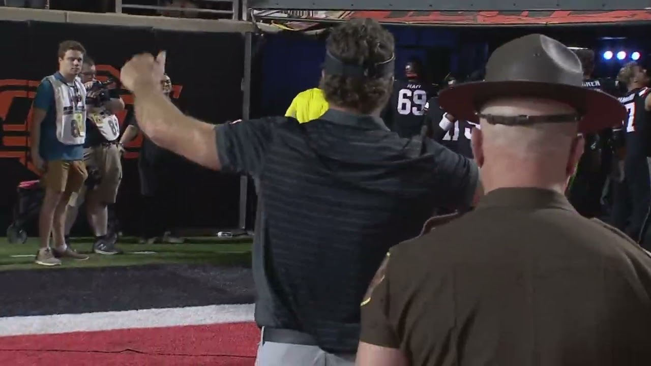 Mike Gundy Walks Off Field for Final Time as Oklahoma State Head Coach | End of an Era