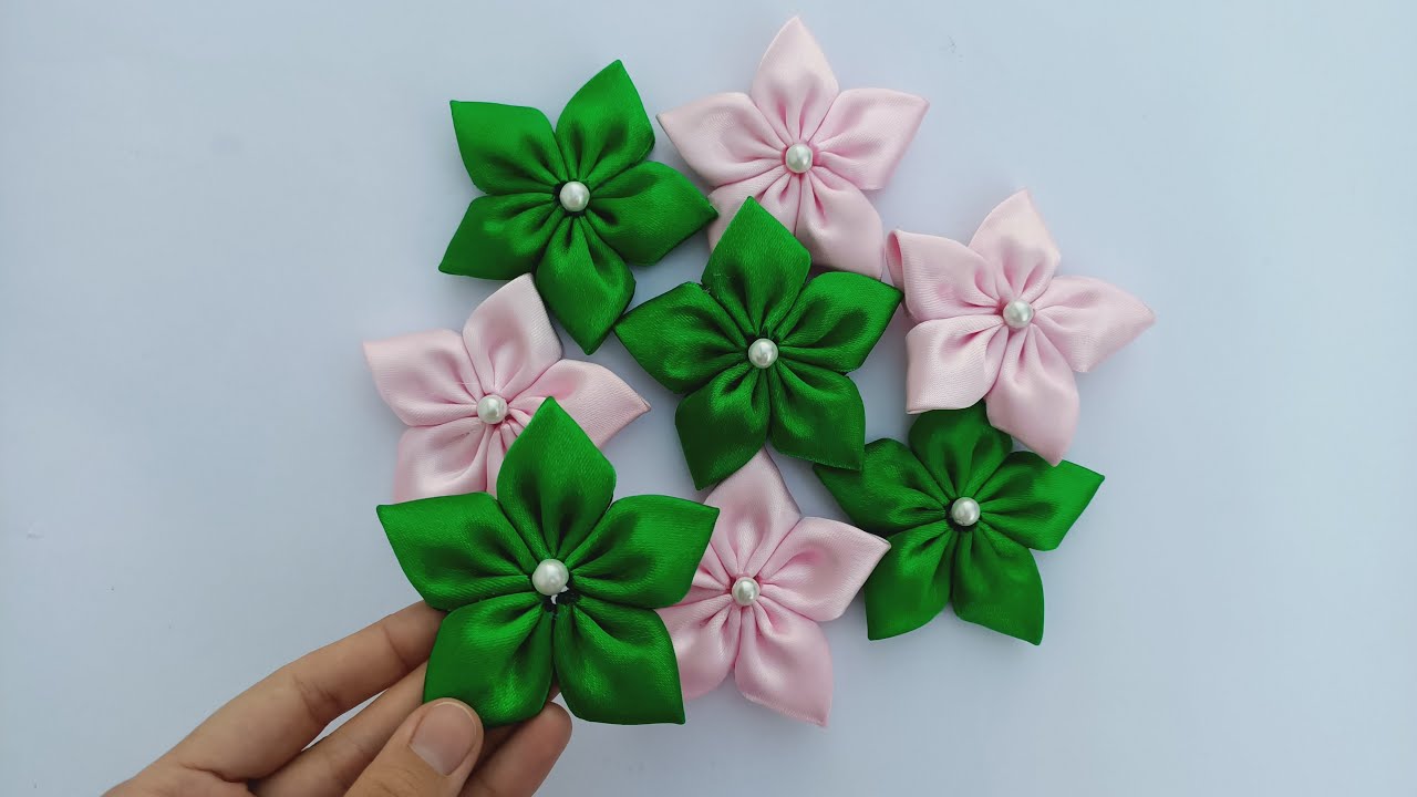 Kurdele ile Harika Çiçek Yapımı / Wonderful Ribbon Flower Work / DIY Easy Flower Making
