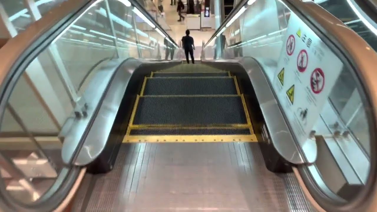 【エスカレーター】　新宿高島屋　14Xエスカレーター降り