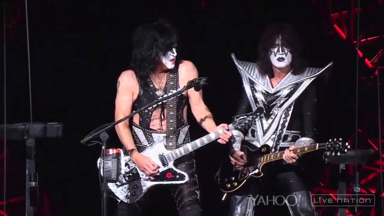 Kiss - Lick It Up (Live Charlotte 2014)