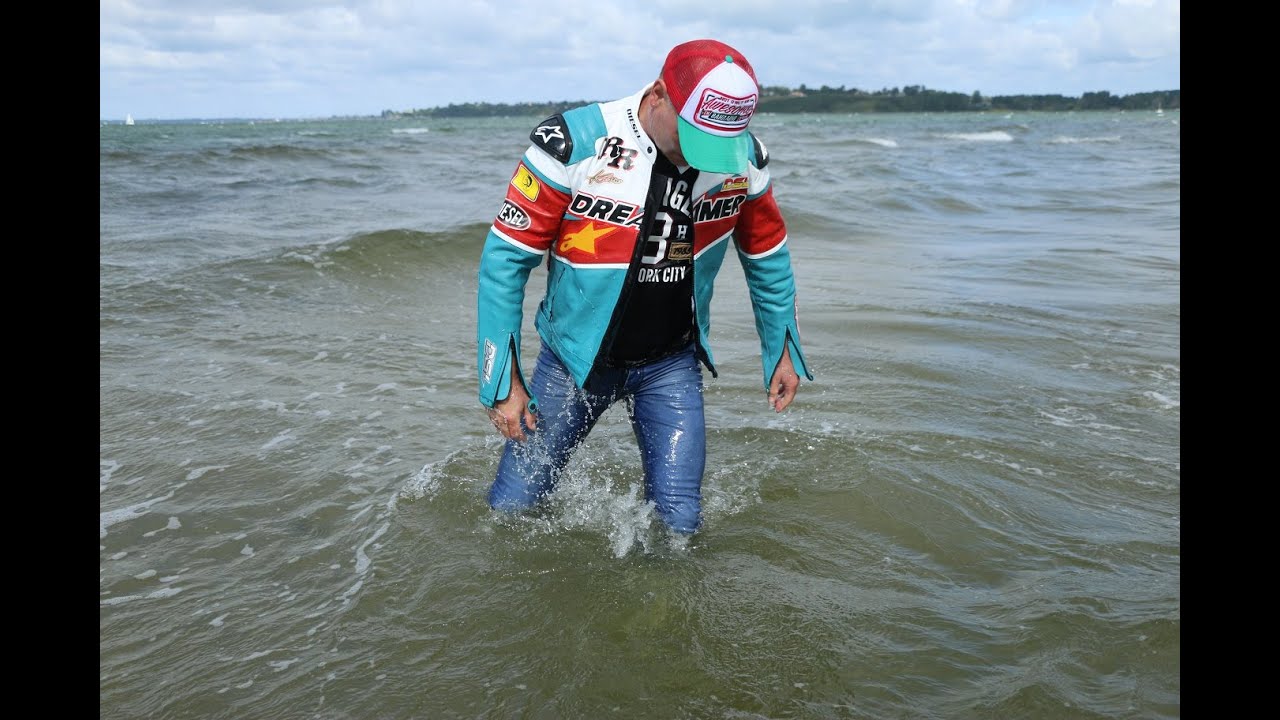 Enjoy the sea with jeans and Diesel/Alpinstars replica jacket
