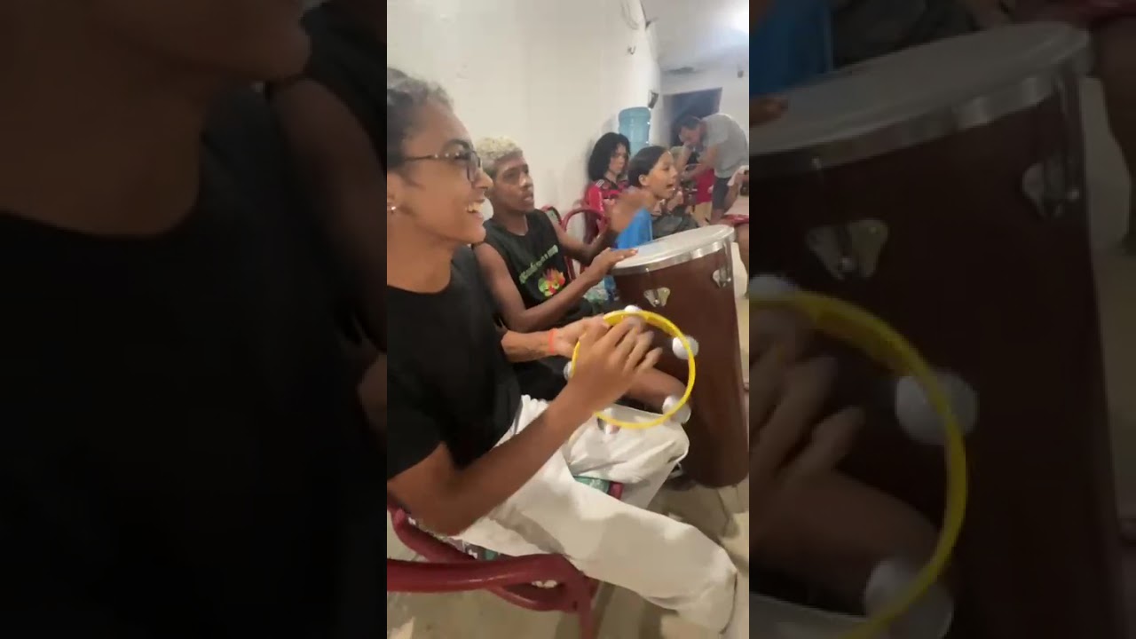 Aula de Capoeira Instituto Novo Milênio 