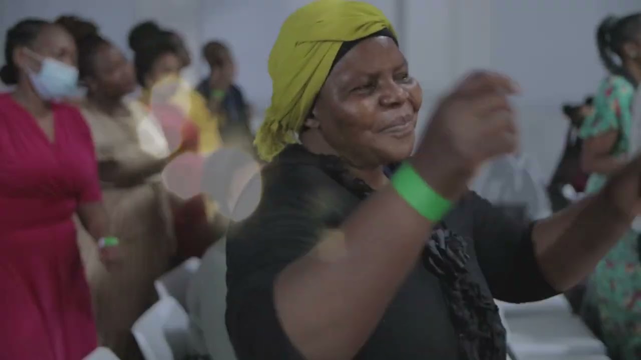 Thando L  Ngcobo - Kumfanele Ukubongwa