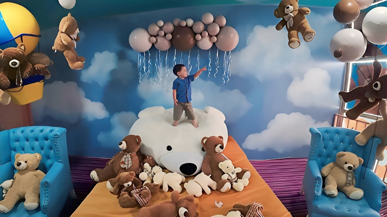 The Most INCREDIBLE Childrens Restaurant in Indonesia