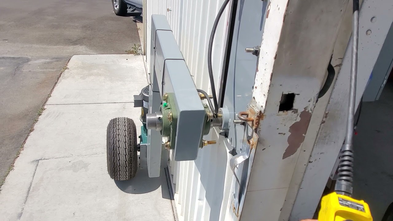 Aircraft Hangar door operator 4