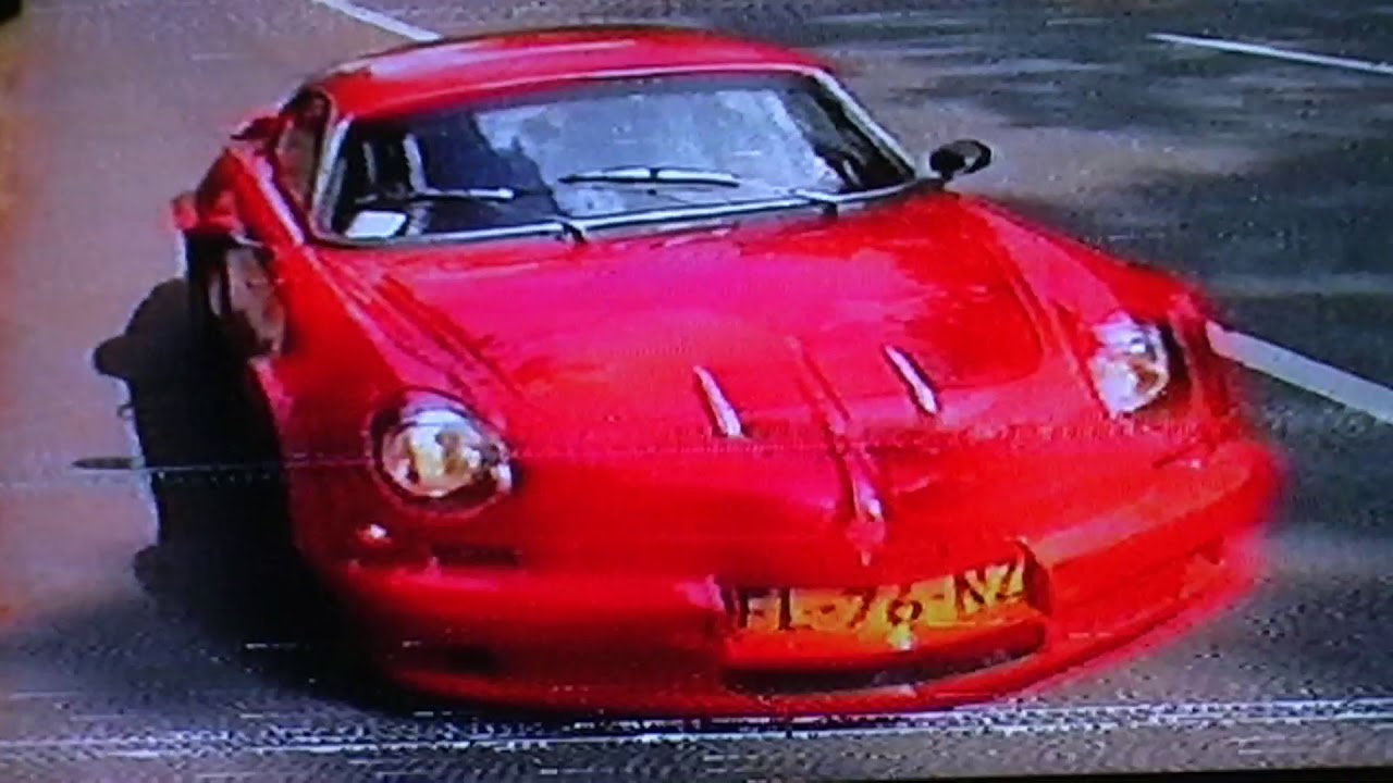 Renault Alpine A110 acceleration, flyby and epic sound.