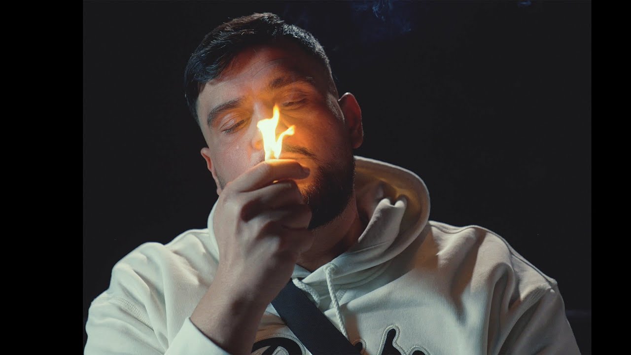 Sky feat Roméo Elvis - Ganja love