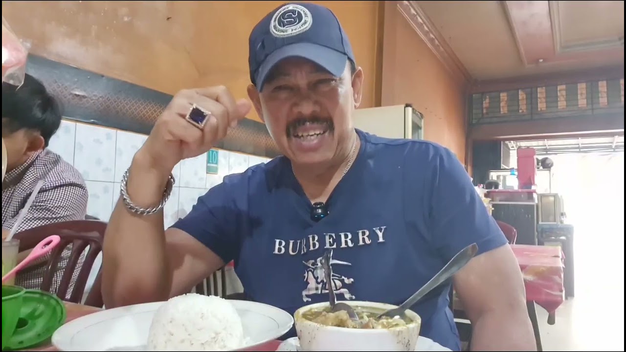 Makan2Pas3:Soto Medan jl.Raya pematang Rebah Rengat Inhu