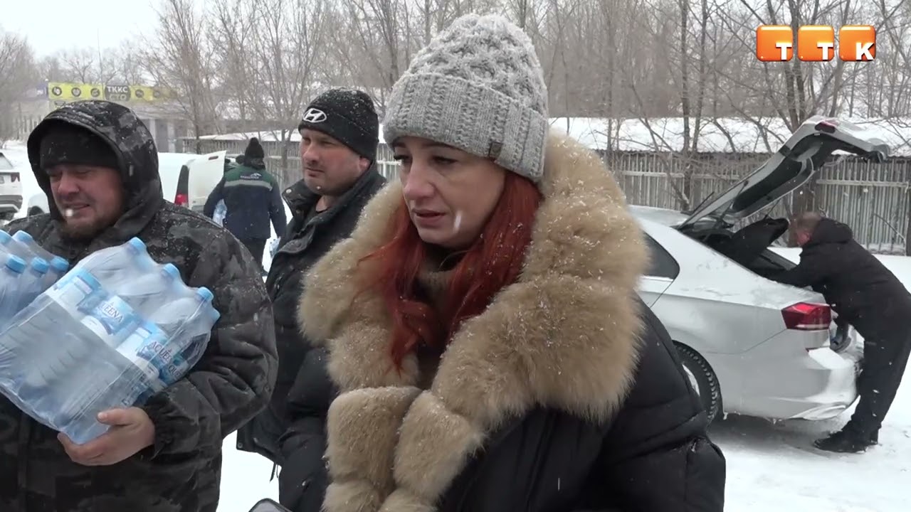 Неравнодушные жители Темиртау объединились, чтобы помочь застрявшим на трассе дальнобойщикам