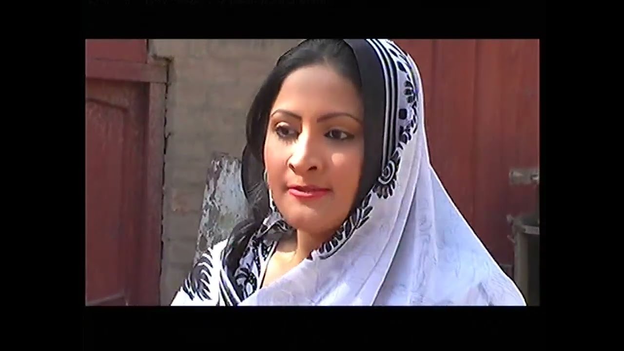 salma shah Hug Scene In Making Of Drama 2023