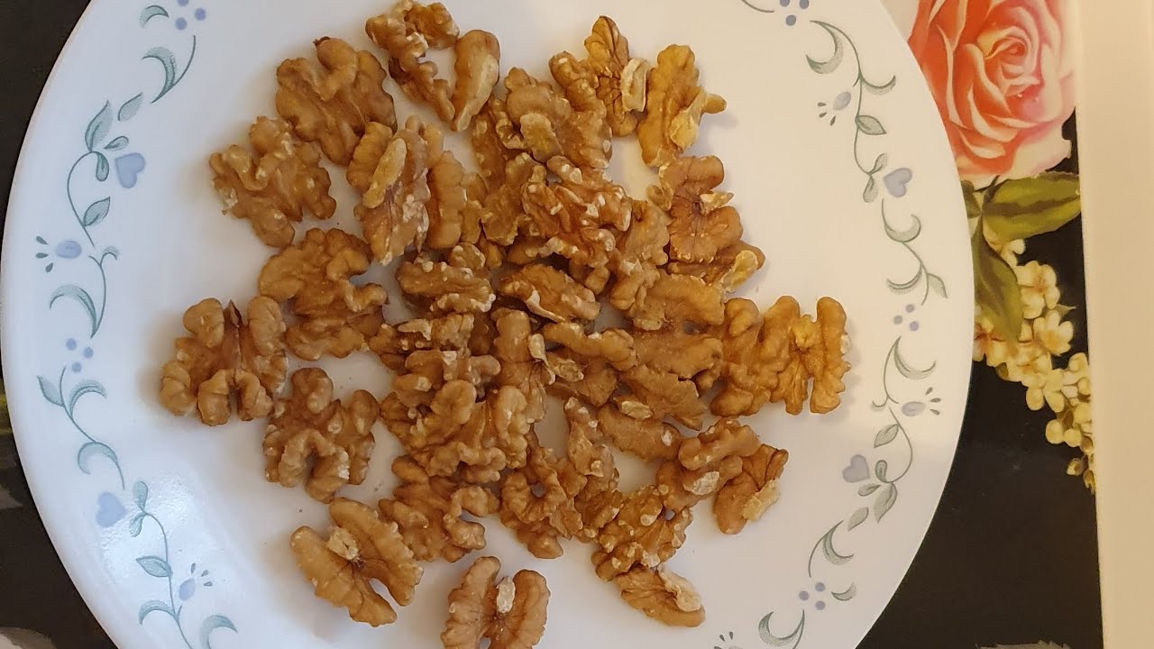20 benefits of Walnuts - healthy immune system and helps strengthen memory