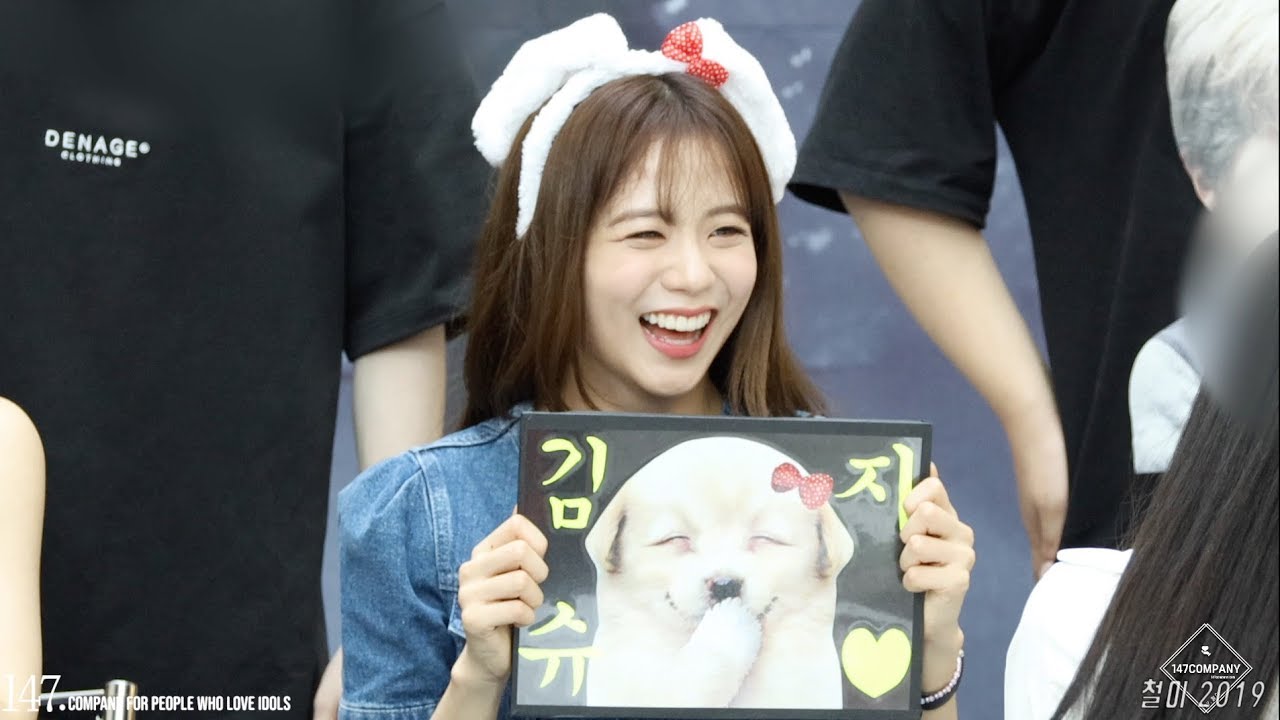 BLACKPINK JISOO Signing 블랙핑크 지수 사인중 190630 4k BY 147Company 포토북팬싸 직캠 fancam