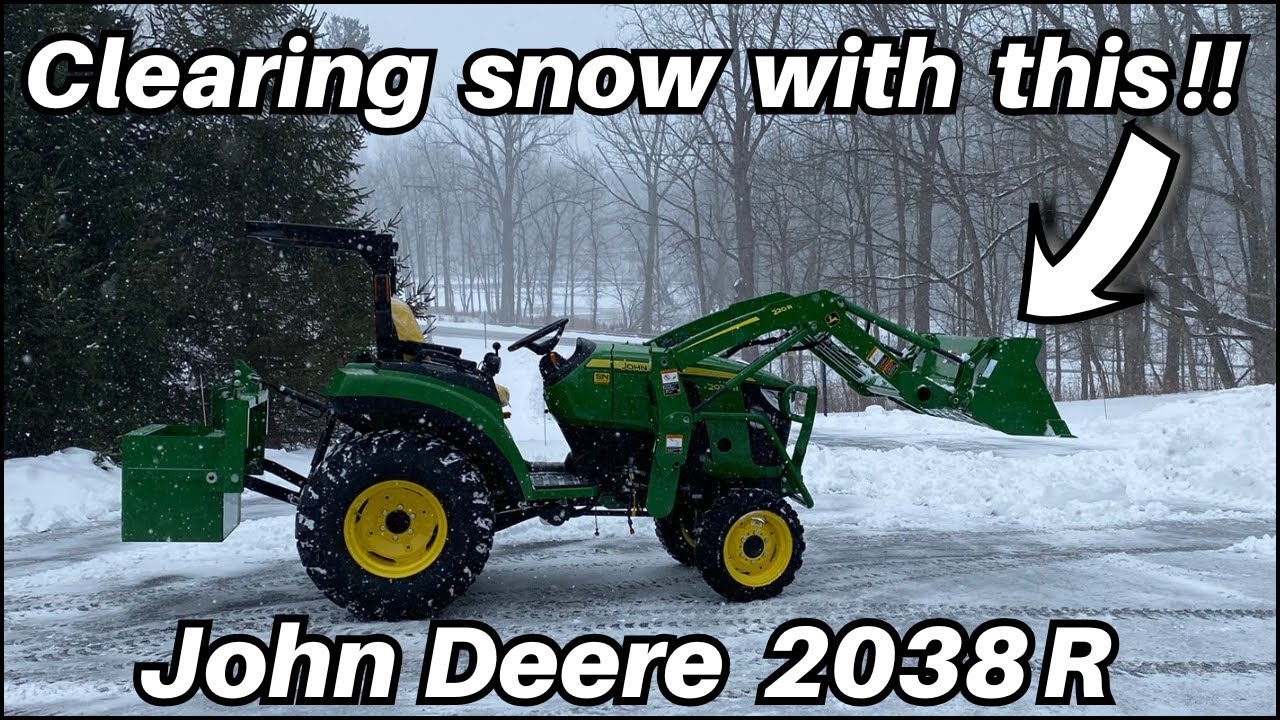 Уборка снега с помощью моего трактора John Deere 2038R 