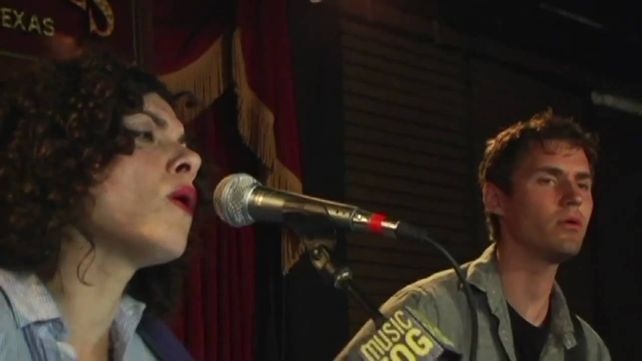 Carrie Rodriguez 