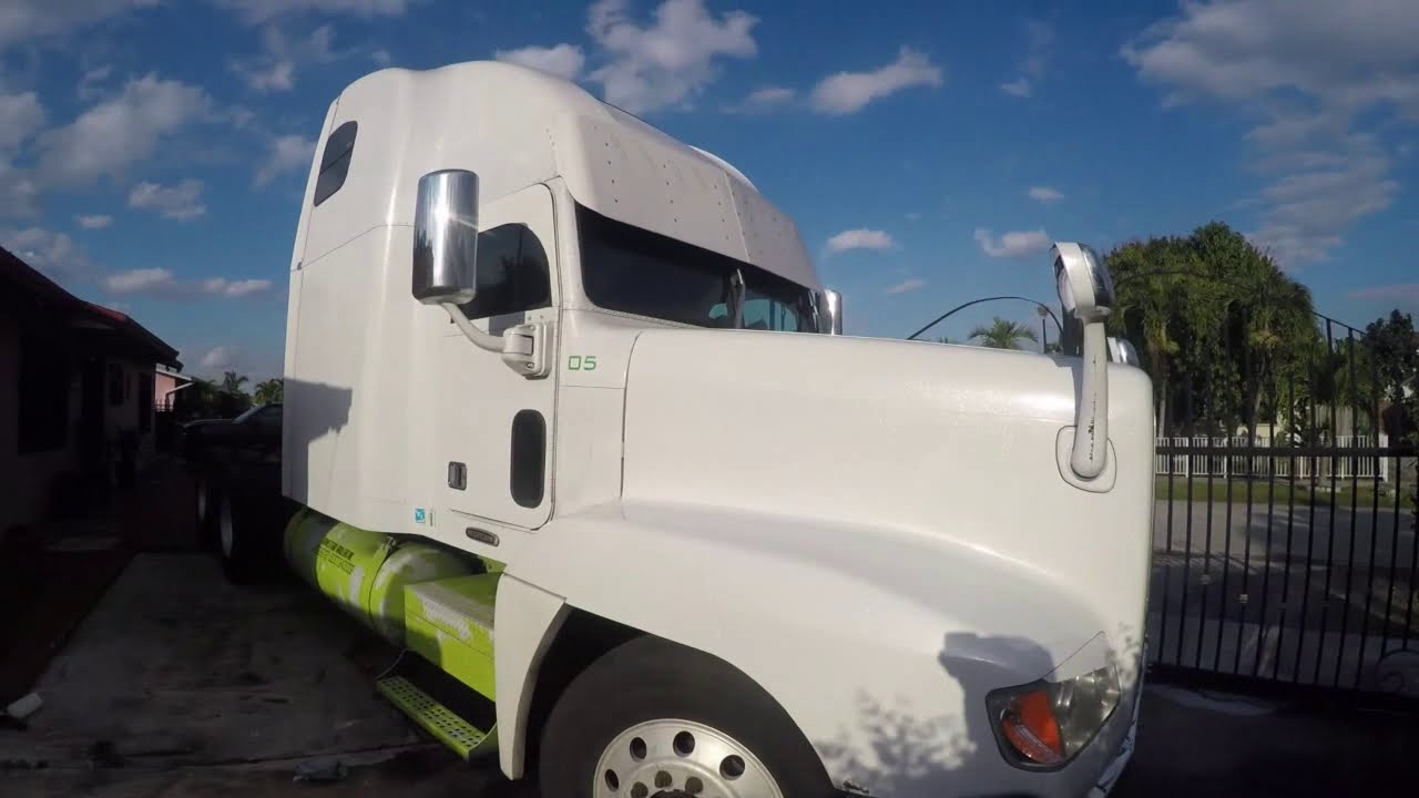 как установить зеркала Cascadia на Freightliner FLD120 или Classic
