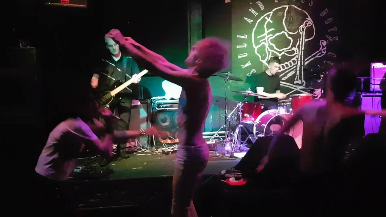Lizzie and the Banshees: Monitor (Siouxsie) - Night Shift, Vintage Rock Bar, Doncaster, May 2017