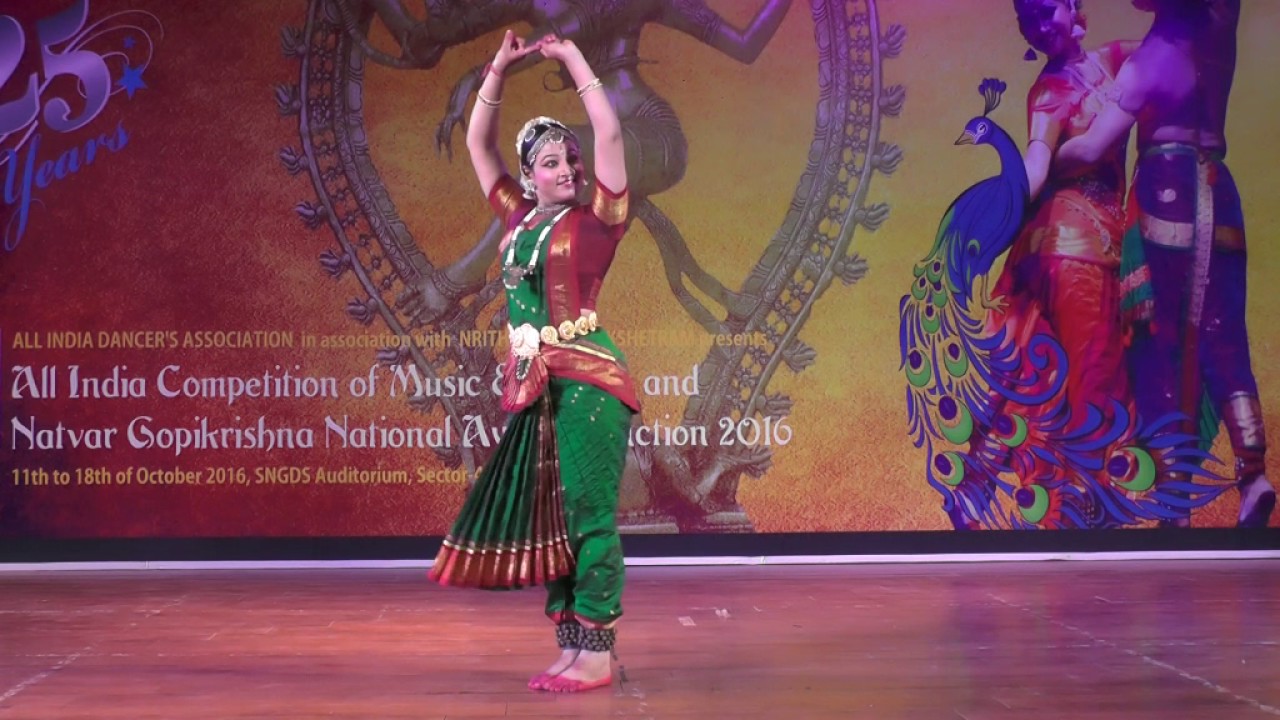 Disciple of Guru Dr Sanddhya V Pureccha presenting Varnam
