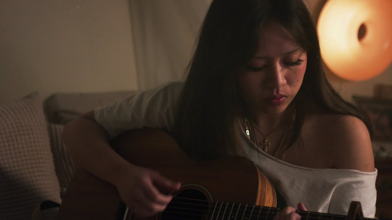 Bianca Espino - talking (Live Acoustic Version)