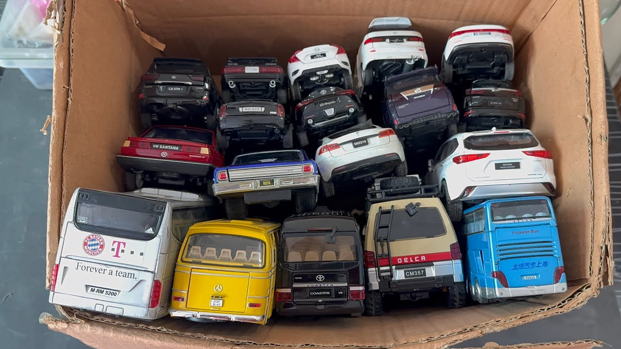 Lets picked model cars,Toyota,Honda,Mitsubishi,Mercedes,Tesla,Volkswegon,Chevrolet,bus,Lexus,Alphard