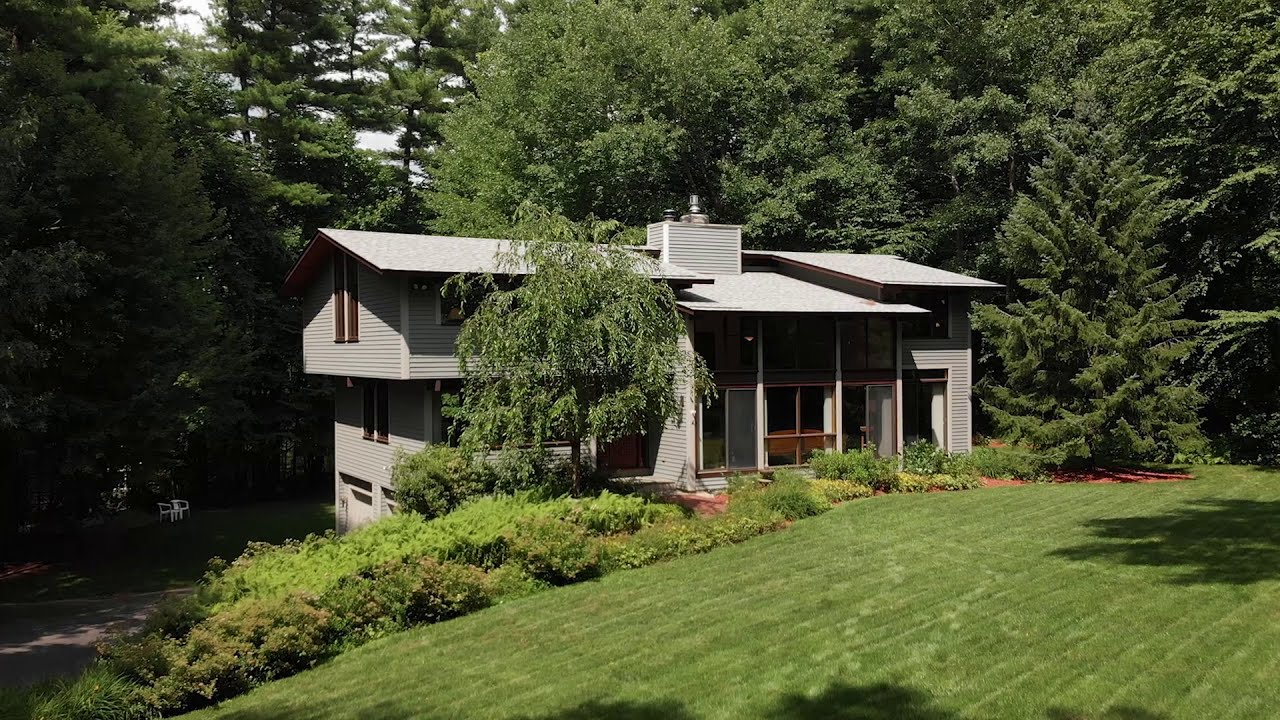 99 Stonehedge Place, Boxborough MA - Light-filled Contemporary