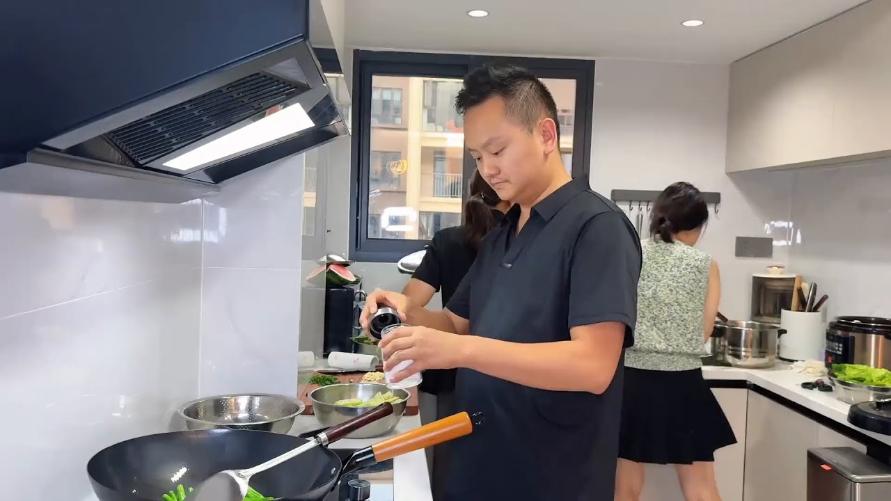 老公要在家里请客人吃饭，他的操作太离谱，把媳妇都看呆了#记录真实生活#美食#夫妻日常