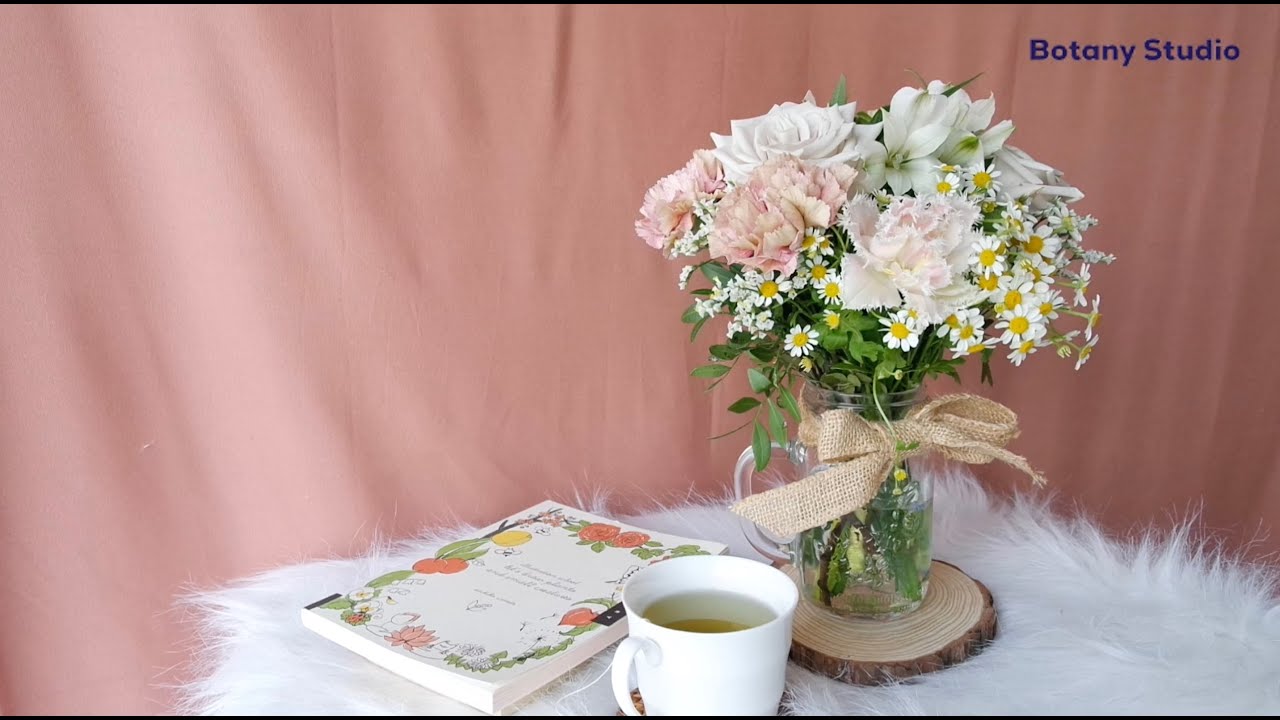 Simple Floral Jar Arrangement Tutorial | Floristry for beginners | How to arrange flowers in a vase