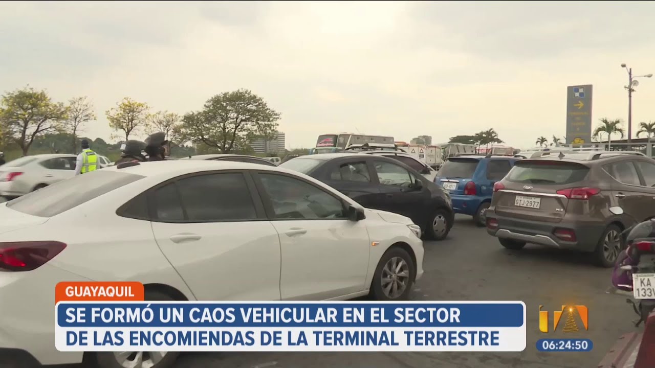 Caos vehicular y malestar en los exteriores de la Terminal Terrestre de Guayaquil