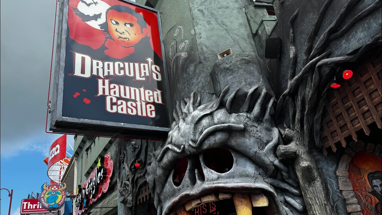 DRACULA’S HAUNTED CASTLE 🧛🏰
