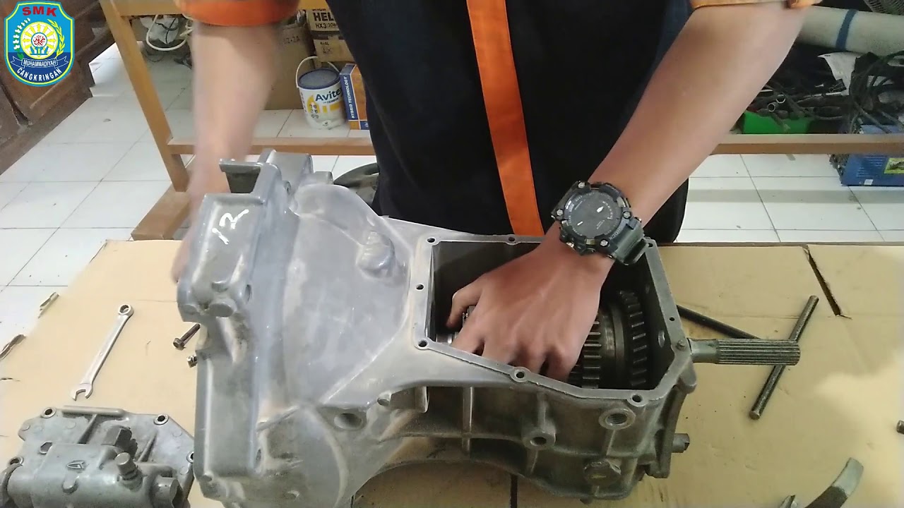Tutorial membongkar dan memasang transmisi manual DAIHATSU type syncromesh