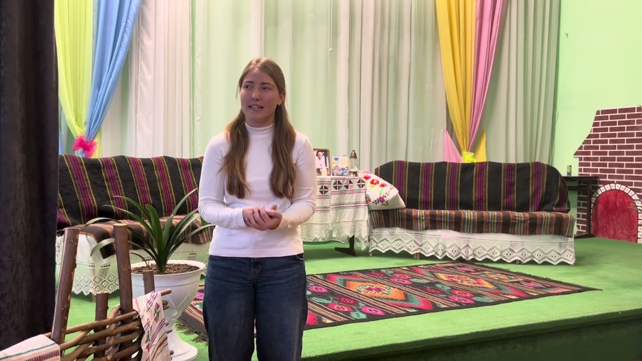 Țui Andreea, elevă în clasa a IX-a , poezia ,,Mi-e dor de tine, mamă” de Grigore Vieru 