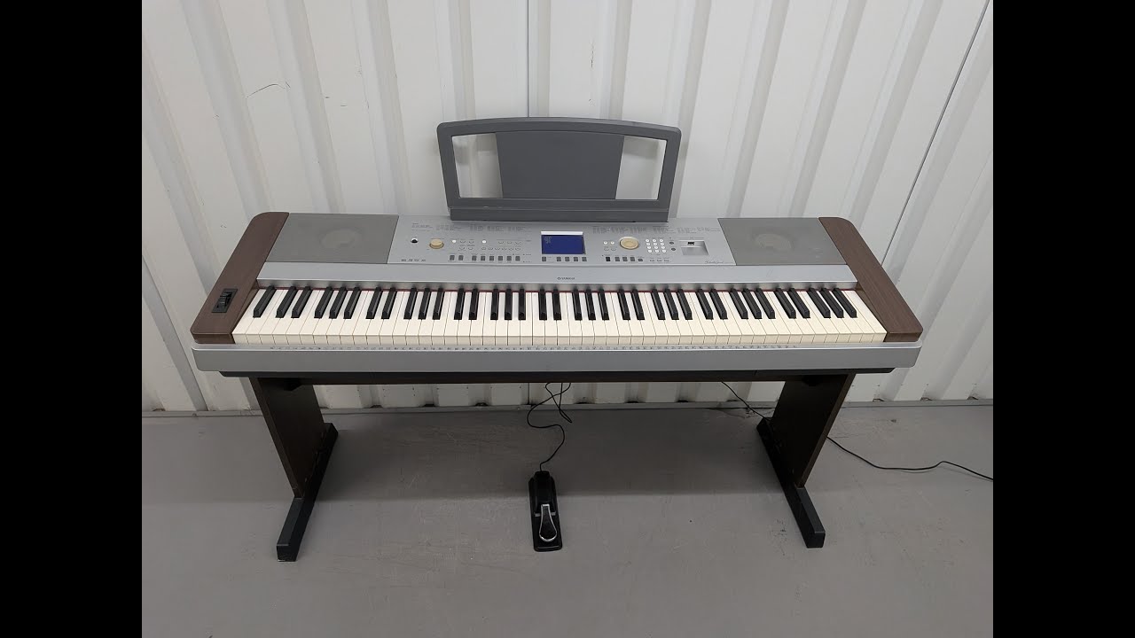 Yamaha DGX-640 88 Key Weighted Keys Portable Grand, stand + pedal stock # 25525